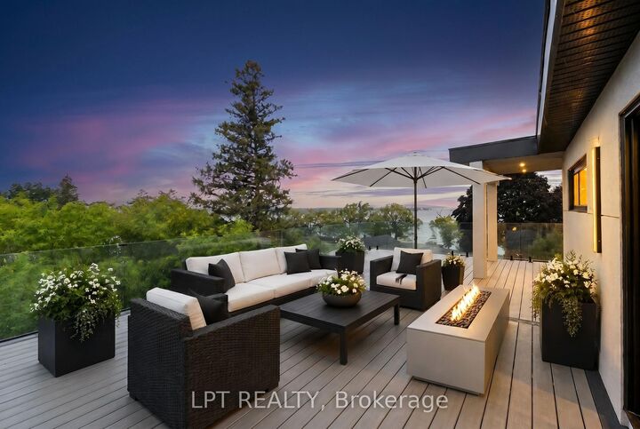 Property Photo: 838 Elmwood Street ON L4P 3E9