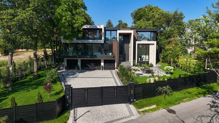 Property Photo: 35 Riverside Boulevard ON L4J 1H5