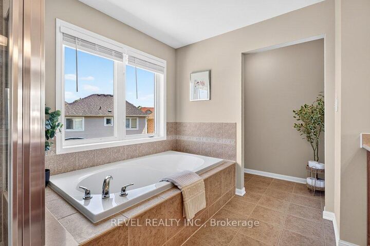 3201 Munson Crescent — photo 1