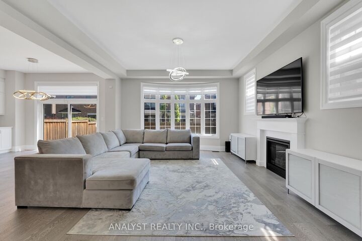 Property Photo: 15 Streamside Street ON L4H 4V3