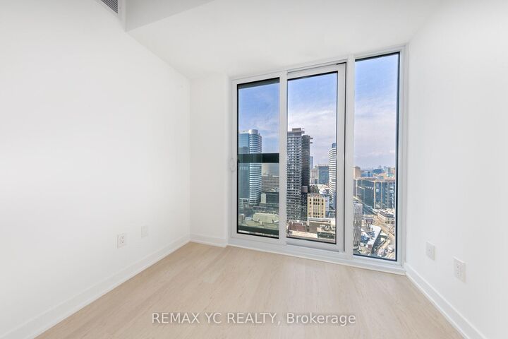 Property Photo: 252 Church Street 3001 ON M5B 0E6