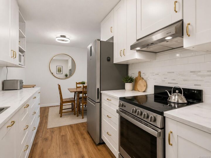 Property Photo:  3225 Eldon Pl #220  BC V8Z 6A7 