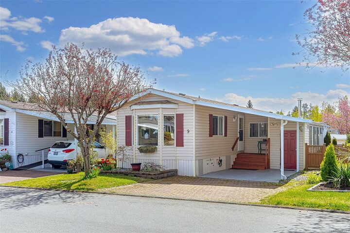 7583 Central Saanich Rd #9 — photo 1