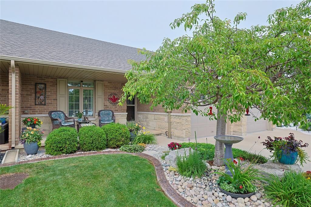 Property Photo: 248 Bentley Court ON N7S 0E1
