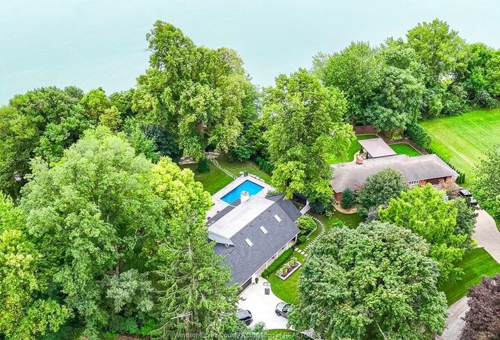 Property Photo: 3073 Centennial Crescent ON N8H 4G6