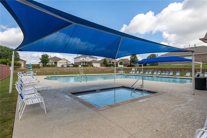 Property Photo: 1941 Amberwood Loop TX 78640