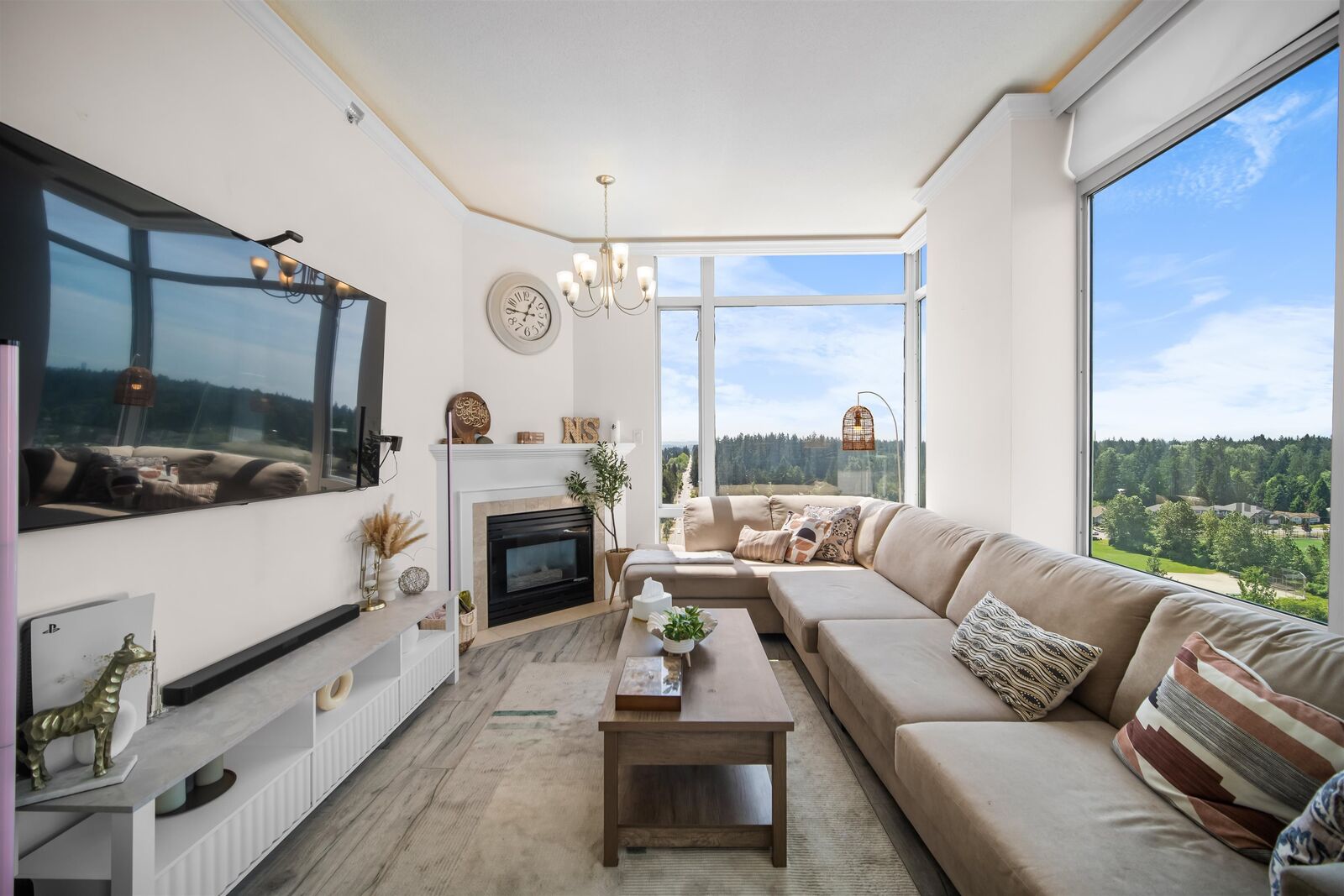 Property Photo: 14820 104 Avenue Ph4 BC V3R 0V9