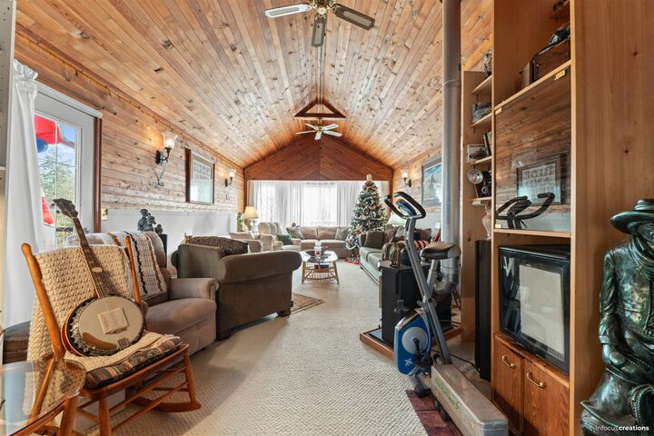 Property Photo: 17307 58th Avenue BC V3S 1K7