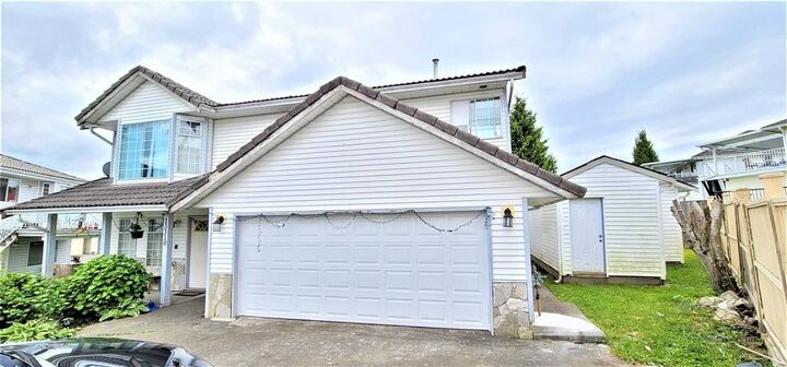 13310 88A Avenue — photo 1