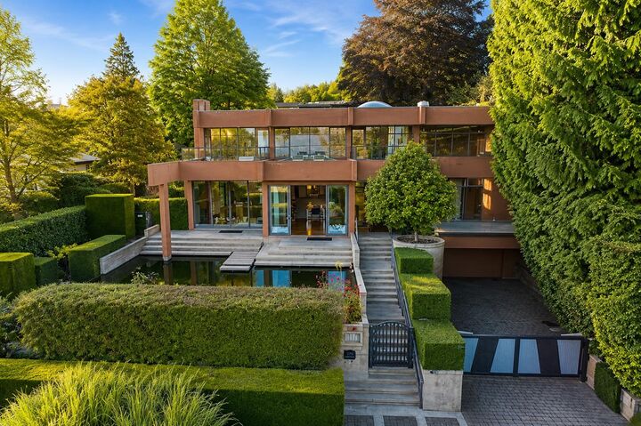 Property Photo: 687 Beachview Drive BC V7G 1P8