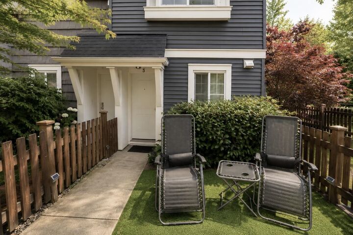 Property Photo: 19128 65 Avenue 5 BC V4N 6P2
