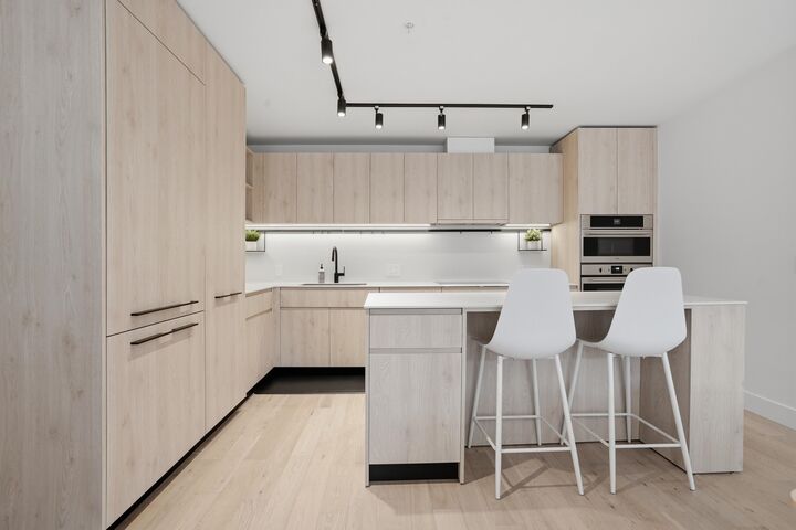 Property Photo: 3960 Dumfries Street BC V5N 0J1