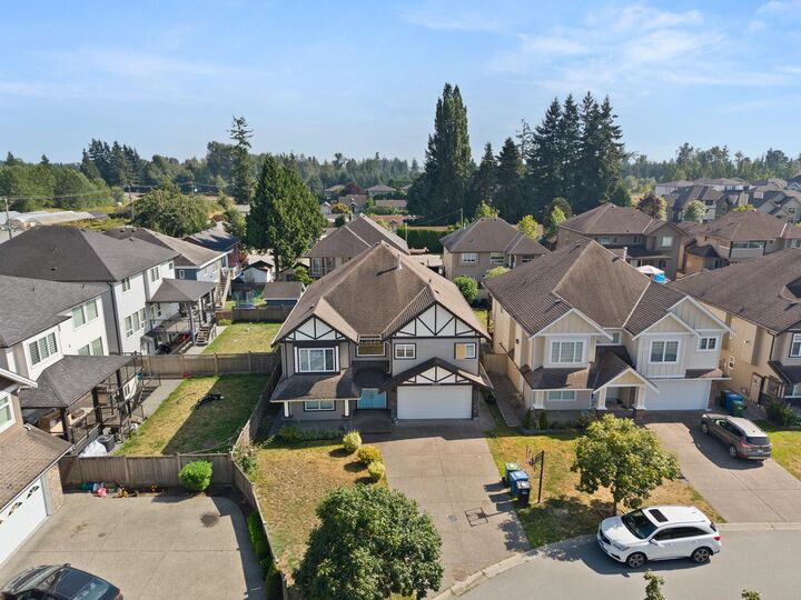 Property Photo: 2737 Carriage Court BC V4X 0A3