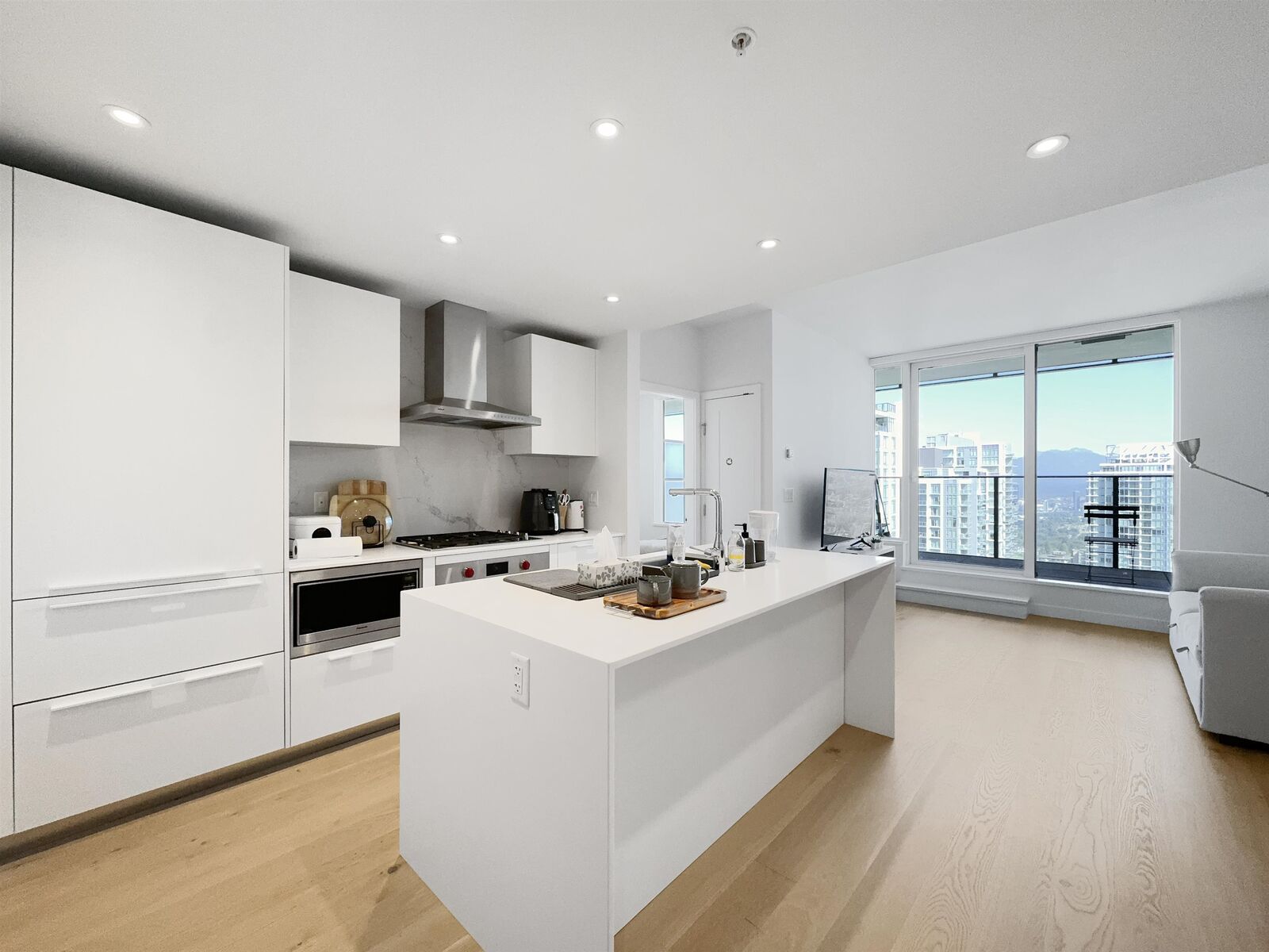 Property Photo: 6699 Dunblane Avenue 33xx BC V5H 0J8