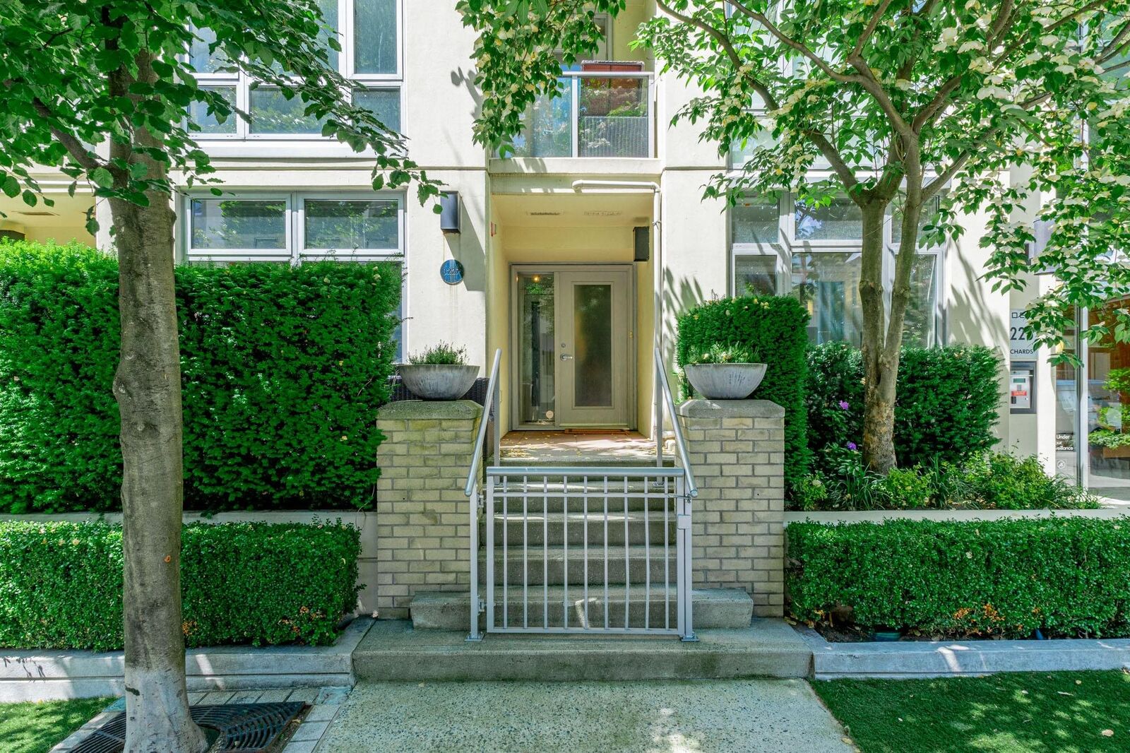 Property Photo: 1227 Richards Street BC V6B 3G3