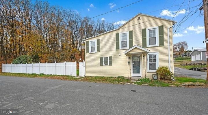 Property Photo:  901 Fairview Street  PA 17901 