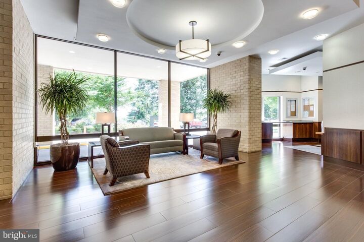 Property Photo:  309 Yoakum Parkway 616  VA 22304 