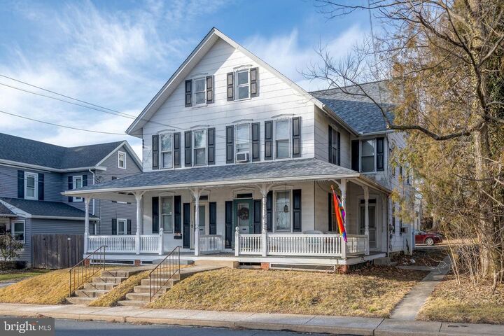 Property Photo: 17 W Cottage Avenue PA 17551