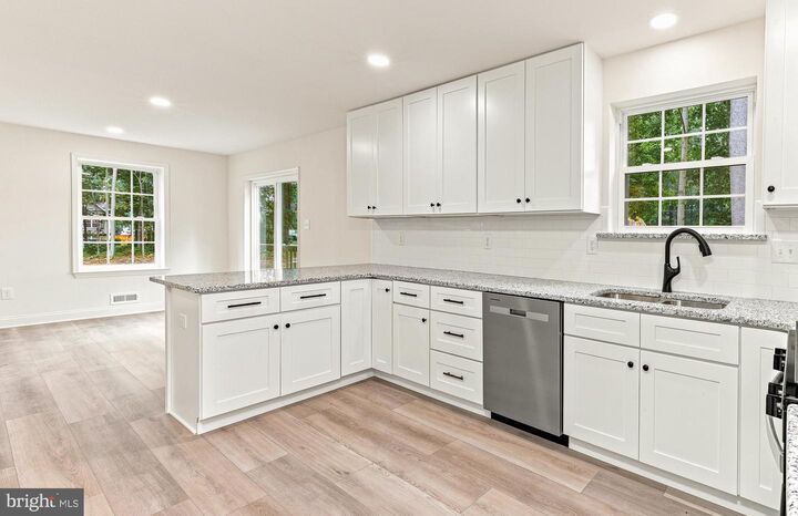 Property Photo: 805 Buffalo Court NJ 08096