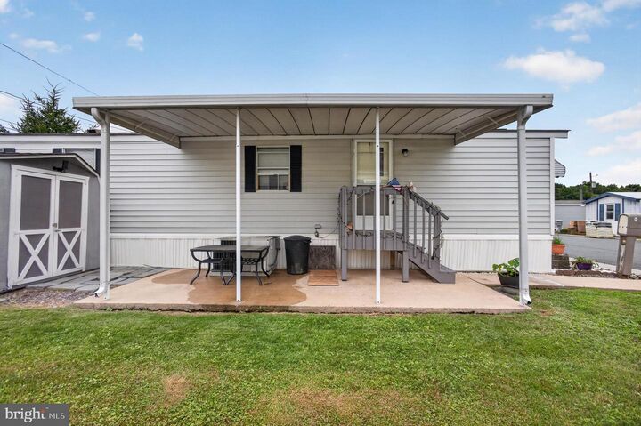 Property Photo: 504 Canter Road DE 19810