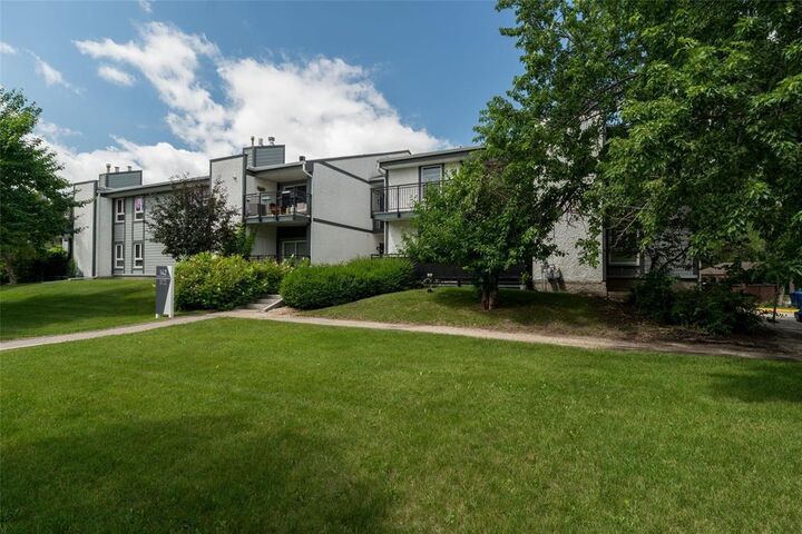 Property Photo: 142 Portsmouth Boulevard MB R3P 1B6