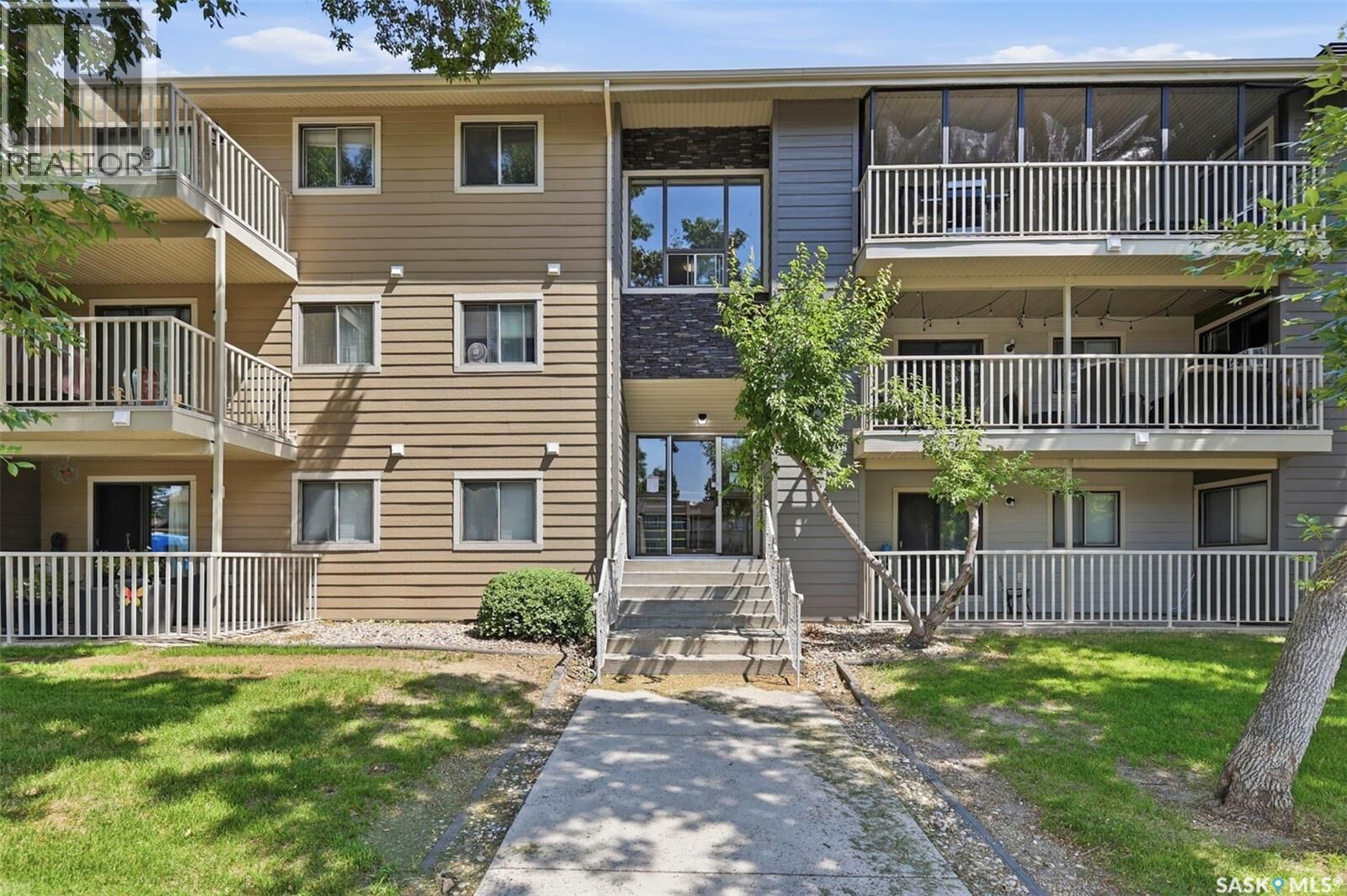 Property Photo: 301 1121 1A McKercher Drive SK S7H 5B8