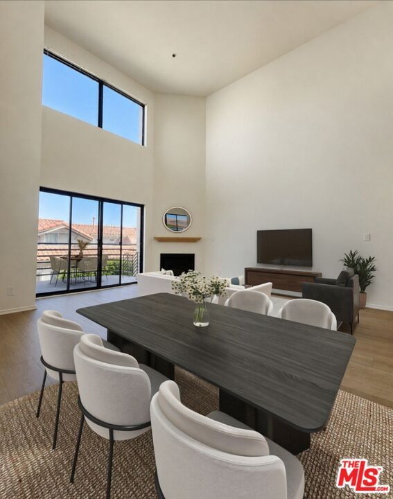 Property Photo: 832 3rd St CA 90403