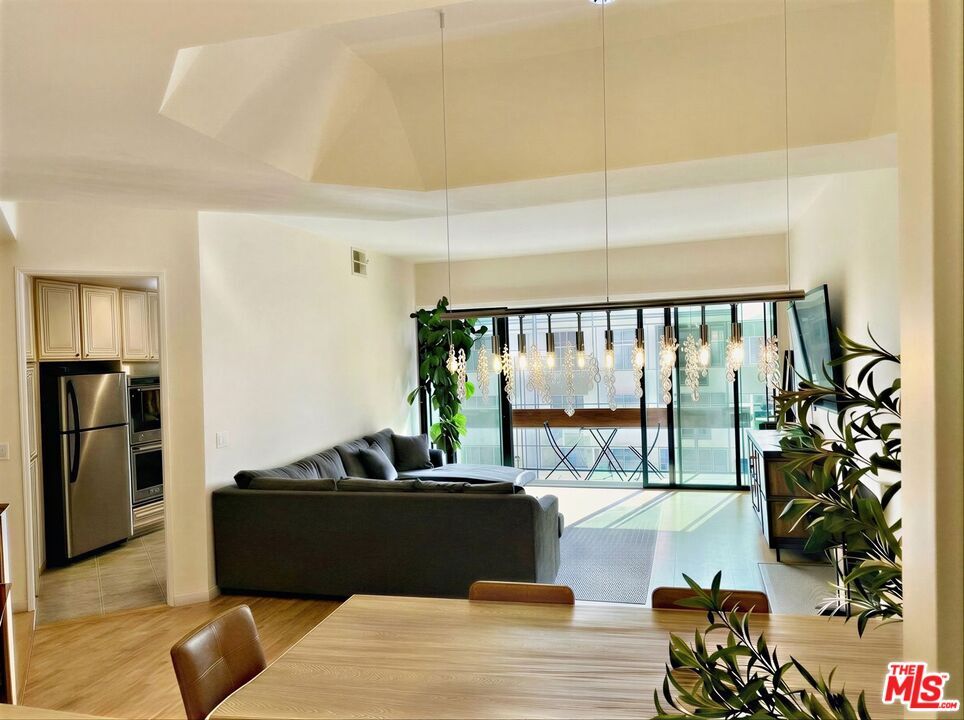 Property Photo: 750 S Bundy Dr, Unit 203 CA 90049