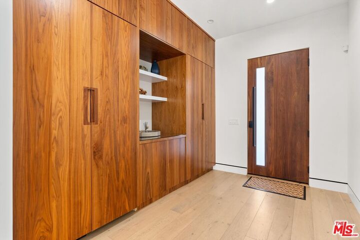 Property Photo:  2319 Penmar Ave  CA 90291 