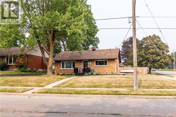 Property Photo: 124 Dover Street ON N2J 1Z6
