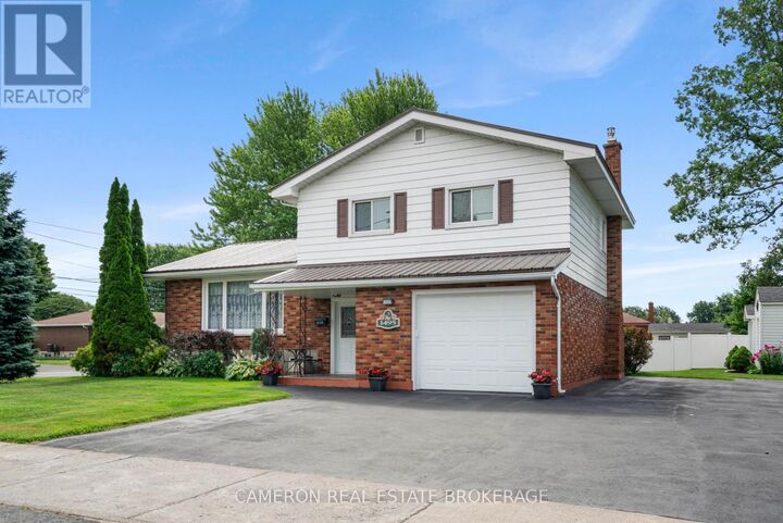 Property Photo: 1495 Second Street East ON K6H 2C2