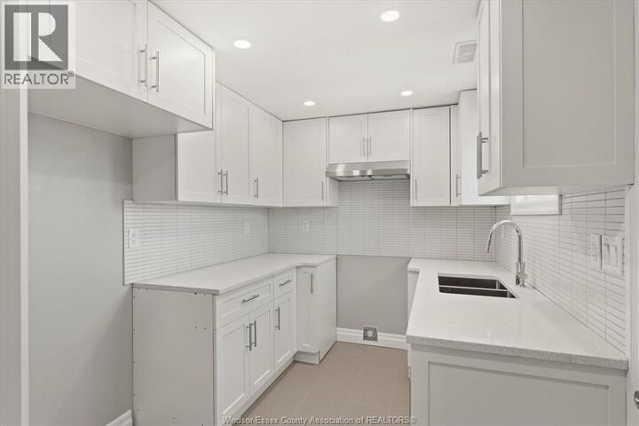 Property Photo: 1439 Benjamin Avenue 2nd Floor ON N8X 4N2