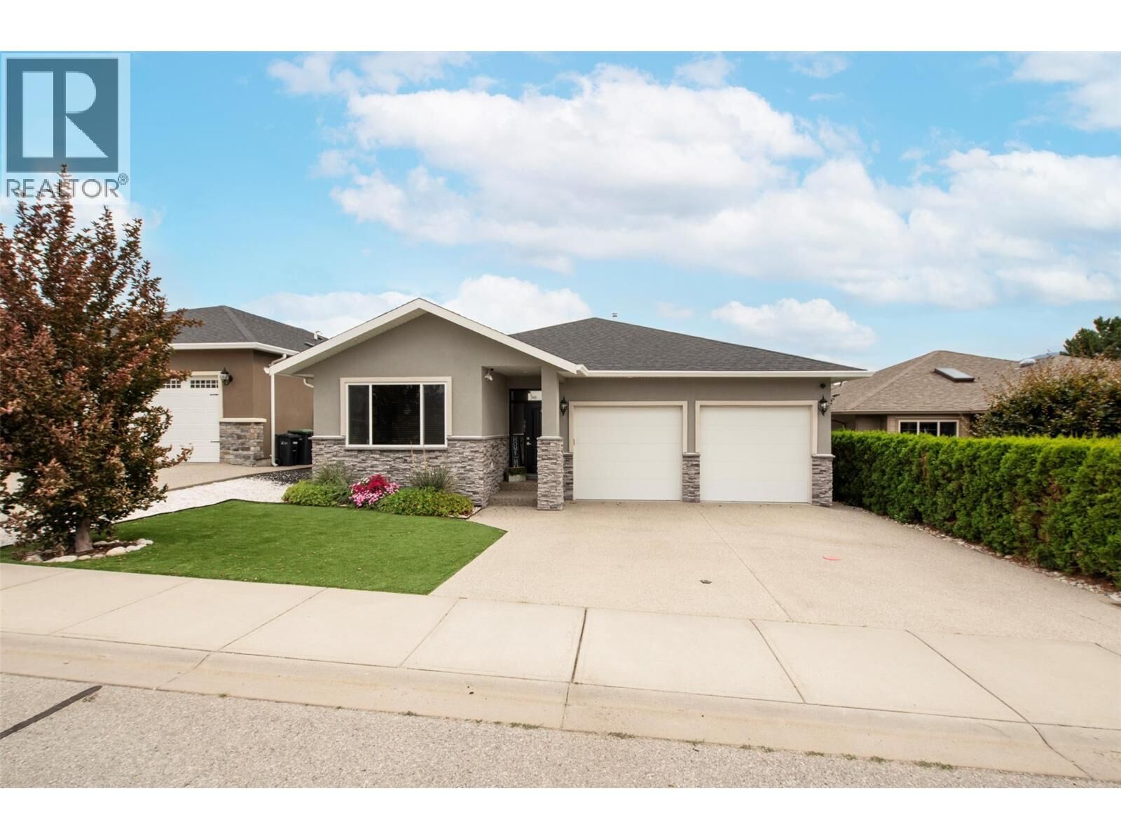 Property Photo:  361 Chardonnay Avenue  BC V0H 1T4 