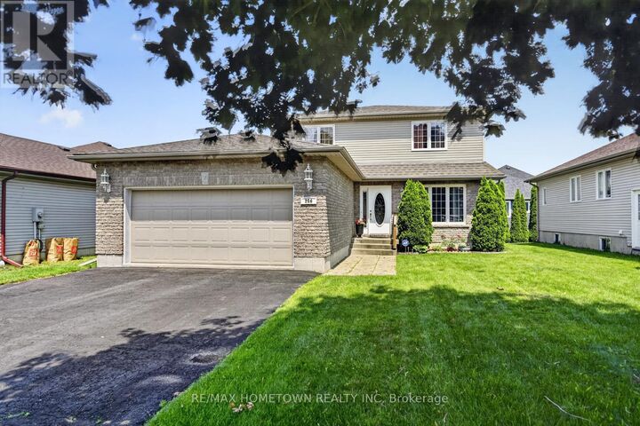 Property Photo: 286 Beley Street ON K6V 7M8