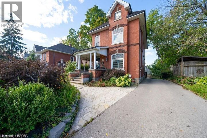 284 Colborne Street North — photo 1
