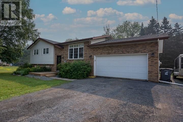 Property Photo: 2060 Glenoah Ave ON P7K 1J1