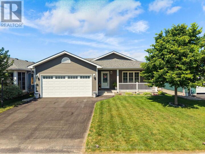 11 Windward Way North — photo 1