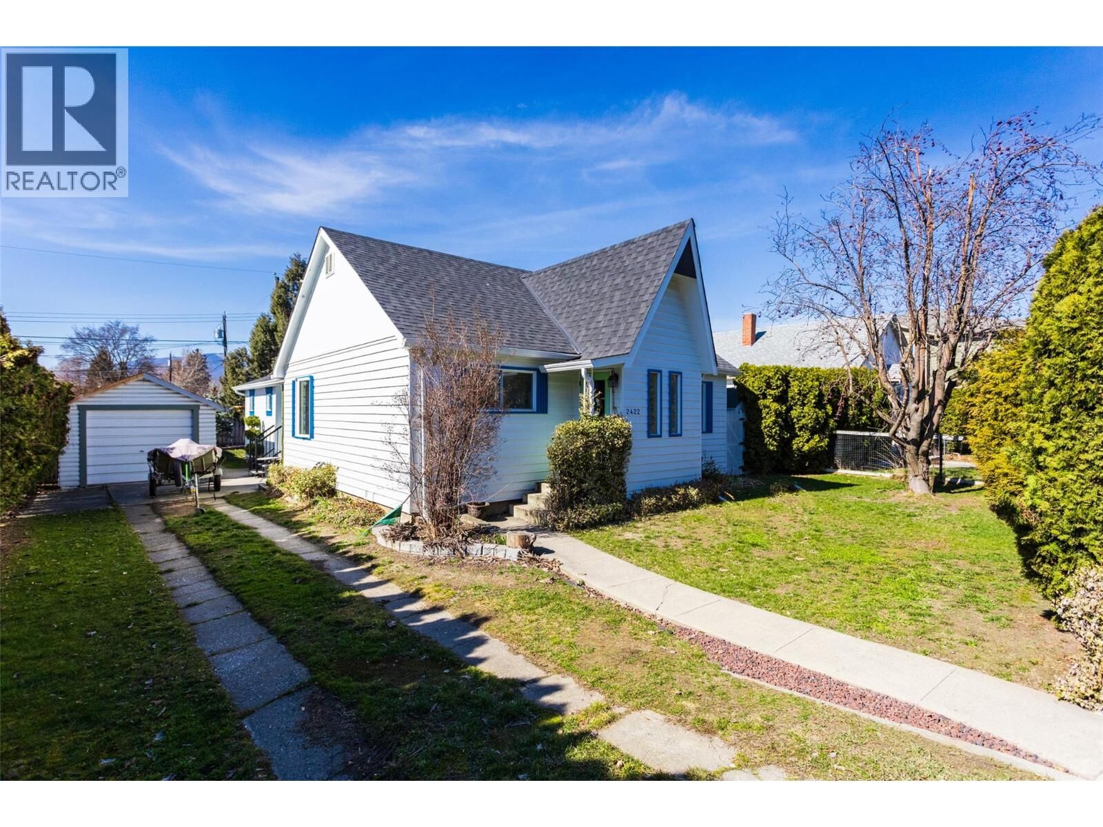 Property Photo: 2422 Richter Street BC V1Y 2P6
