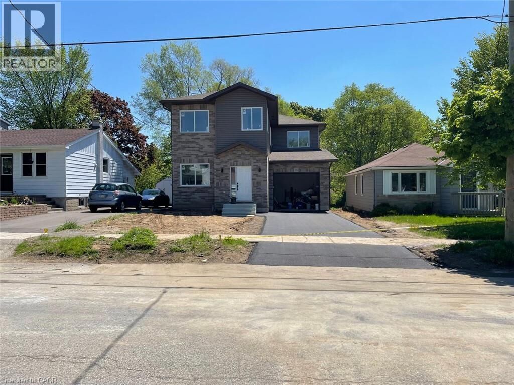 Property Photo:  35 Fifth Avenue 3  ON N2C 1P5 