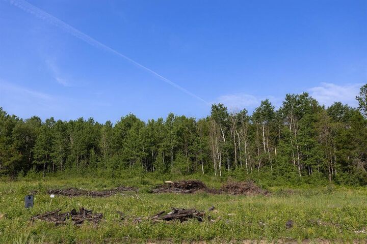 Property Photo: 20 Jackpine Crescent MB R0A 2N0