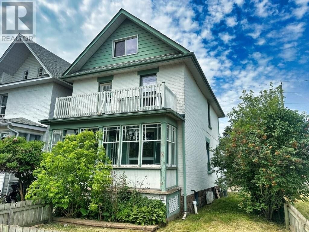 Property Photo: 241 Syndicate Ave N ON P7C 3V9