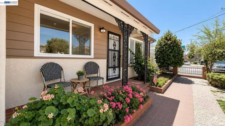 Property Photo: 404 Bradrick Dr CA 94578