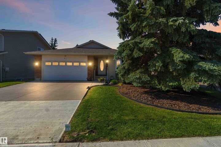 Property Photo:  31 Gariepy Crescent NW  AB T6M 1B5 