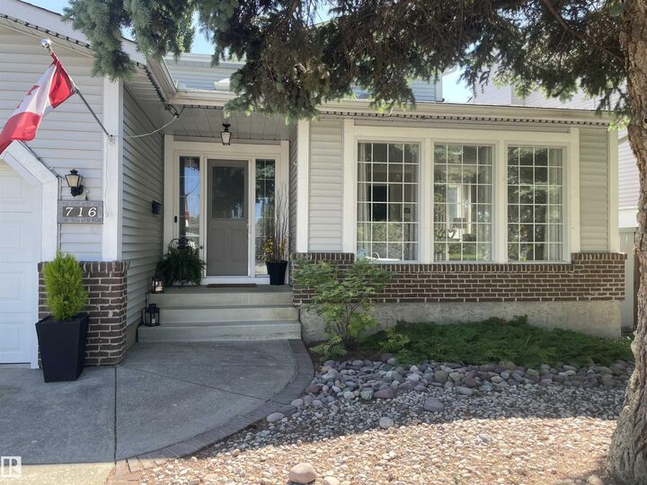 716 Hendra Crescent NW — photo 1
