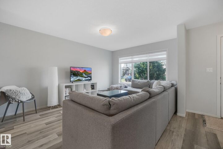Property Photo: 6603 64 Avenue AB T6P 1N7