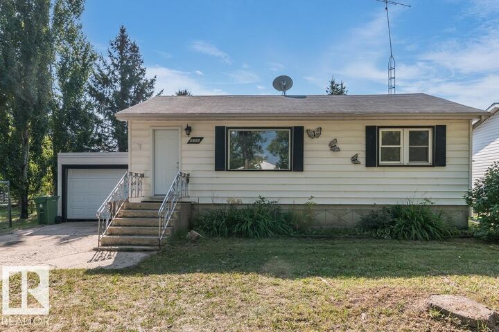 Property Photo:  5306 51 Avenue  AB T9N 2A7 