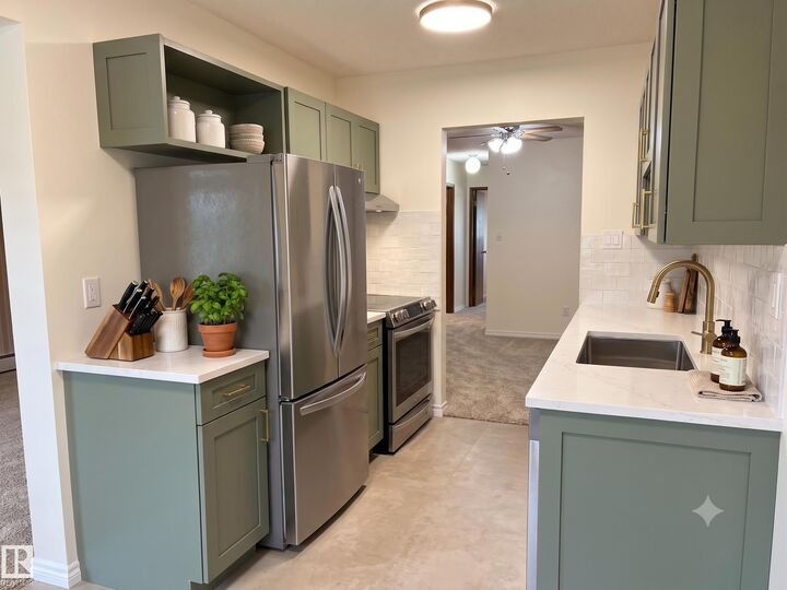 Property Photo: 10320 113 Street NW 301 AB T5K 1P6