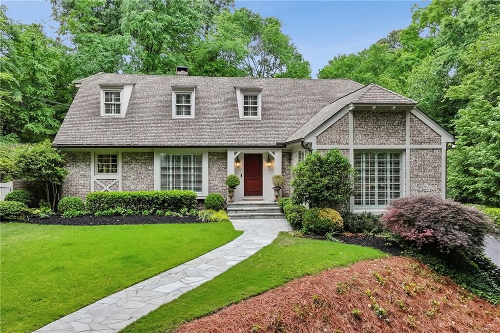Property Photo: 5240 Kenbrook Way GA 30327