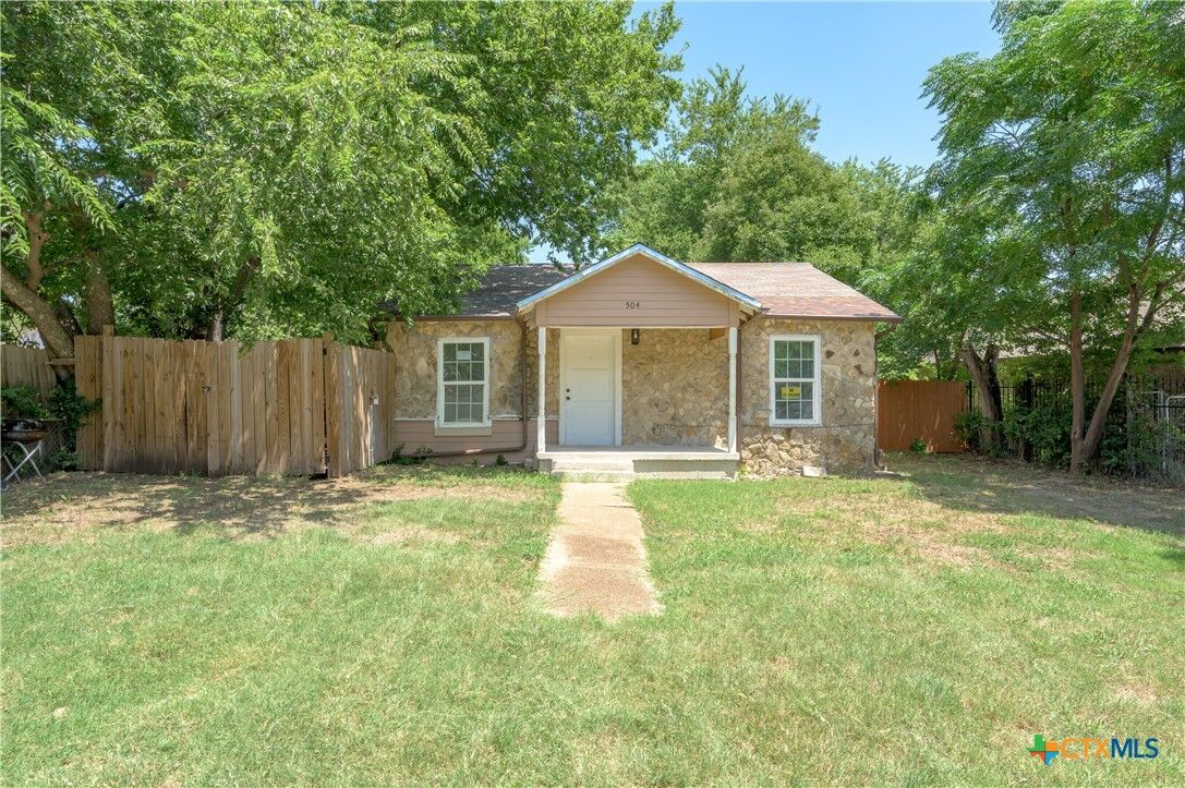 Property Photo:  504 N 16th Street  TX 76541 