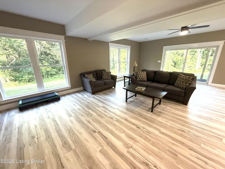 Property Photo: 232 Meador Ln KY 40175